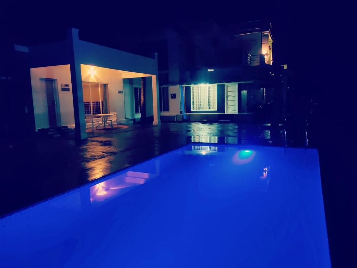 אודופי The Big Pineapple Estate Villa מראה חיצוני תמונה